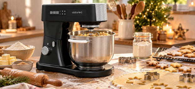 Lazurec Bakara Mix ONE Küchenmaschine mit Plätzchenteig in weihnachtlicher Backszene mit Sternausstechern